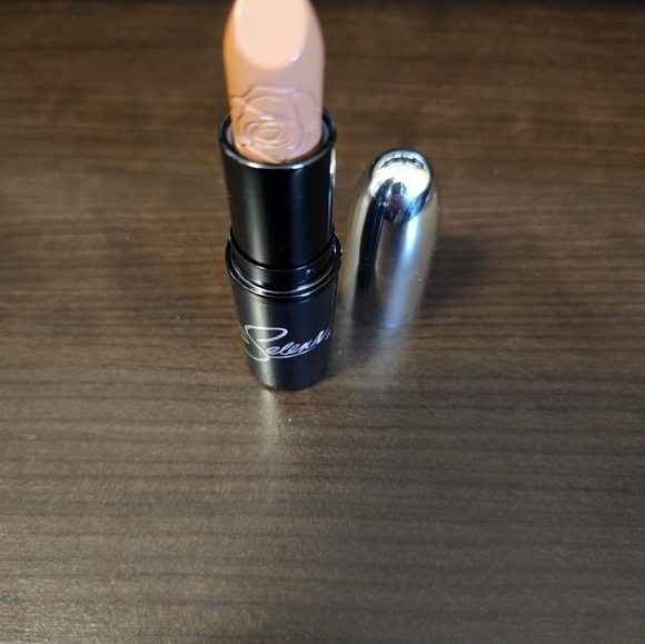 Mac Selena Limited Edition Lipstick in La Reina (NIB) - Picture 3 of 5